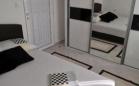 Planet Rooms